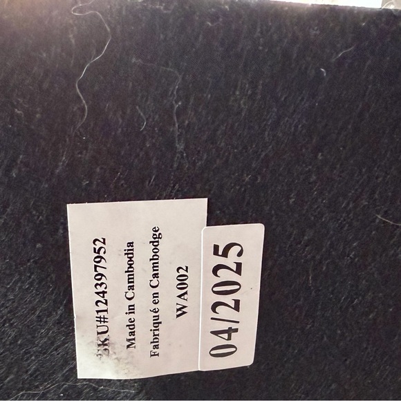 Sleek Black Table Lamp base - Picture 5 of 6